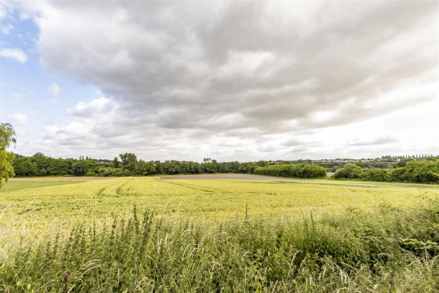 Dale Crescent, New Tupton, Chesterfield