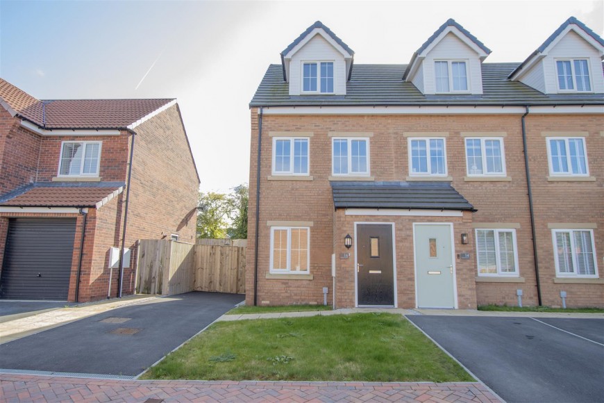 Almond Avenue, Barlborough